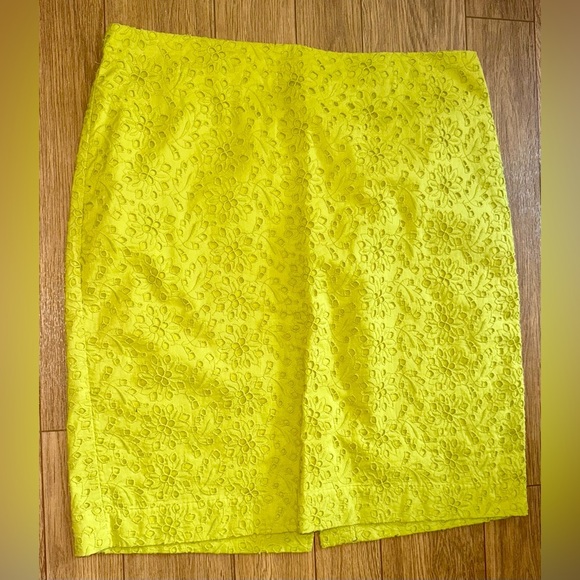 TALBOTS GREEN FLORAL EYELET SKIRT SIZE 12p PETITE - Picture 2 of 9
